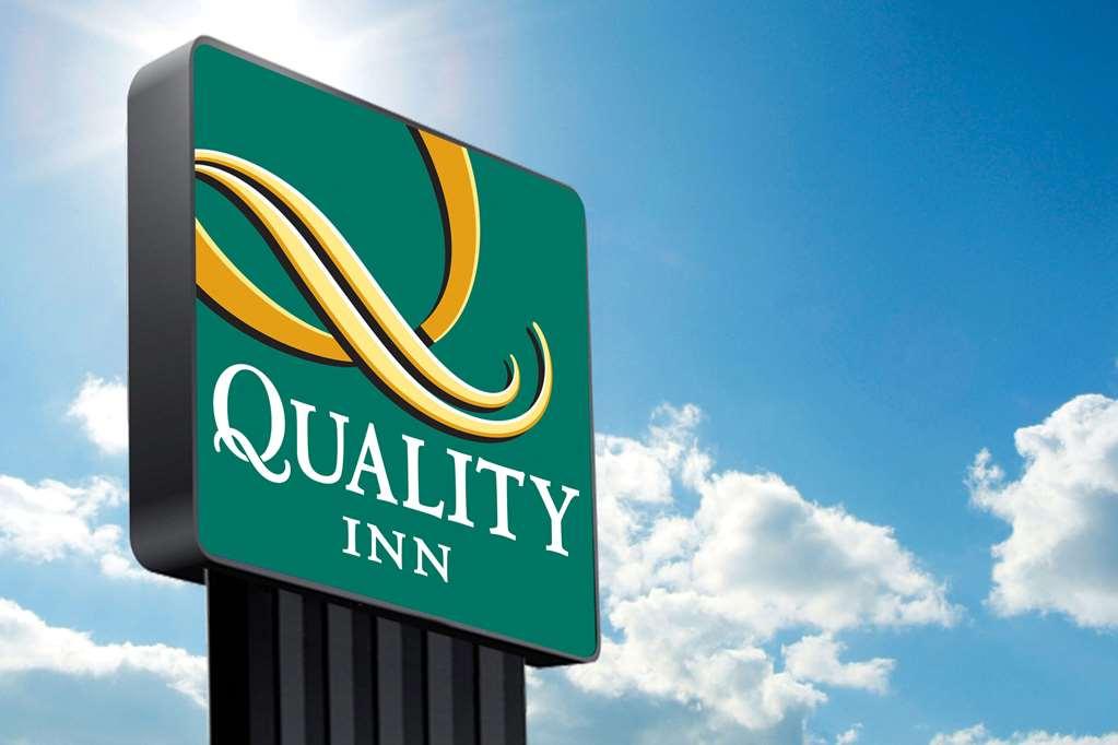 Quality Inn Middleburg Heights Kültér fotó